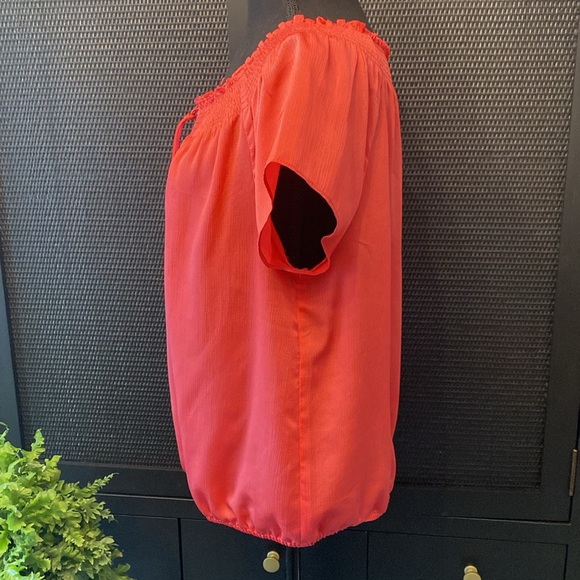 Ann Taylor Petite Coral Elastic Neck Cap Sleeve Elastic Waist Blouse - Picture 2 of 6